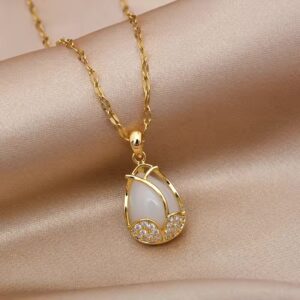 Tulip Rhinestone Golden Necklace