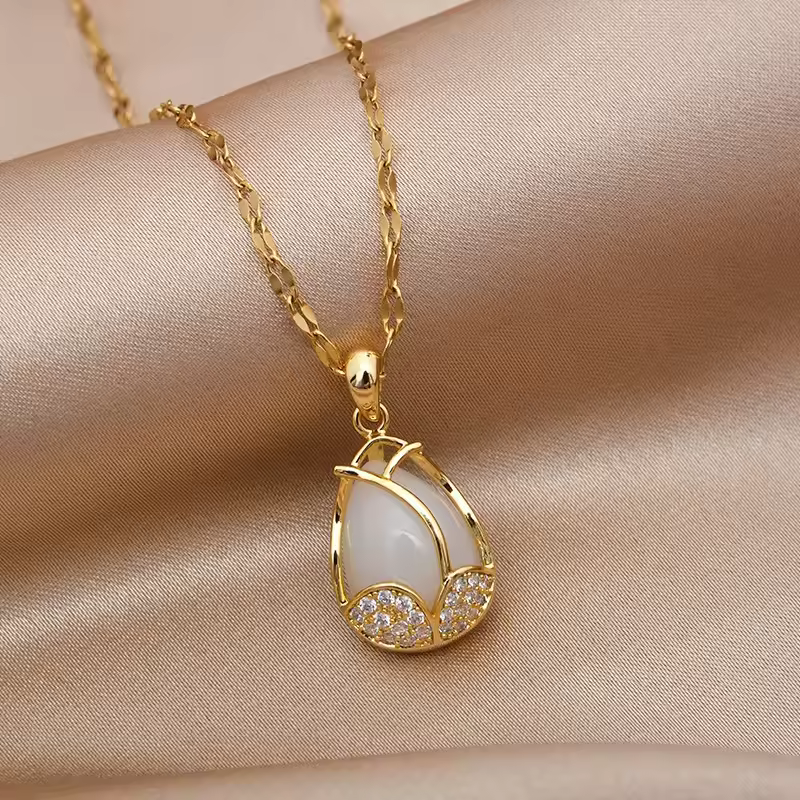 Tulip Rhinestone Golden Necklace